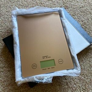Short St_ries Gold Digital Kitchen Scale